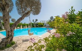 Villa Lisa Garden And Pool - Happy Rentals